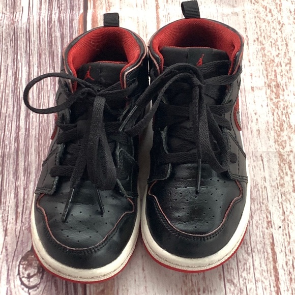 Toddler Boys Nike Air Jordan Sneakers. - Picture 6 of 14